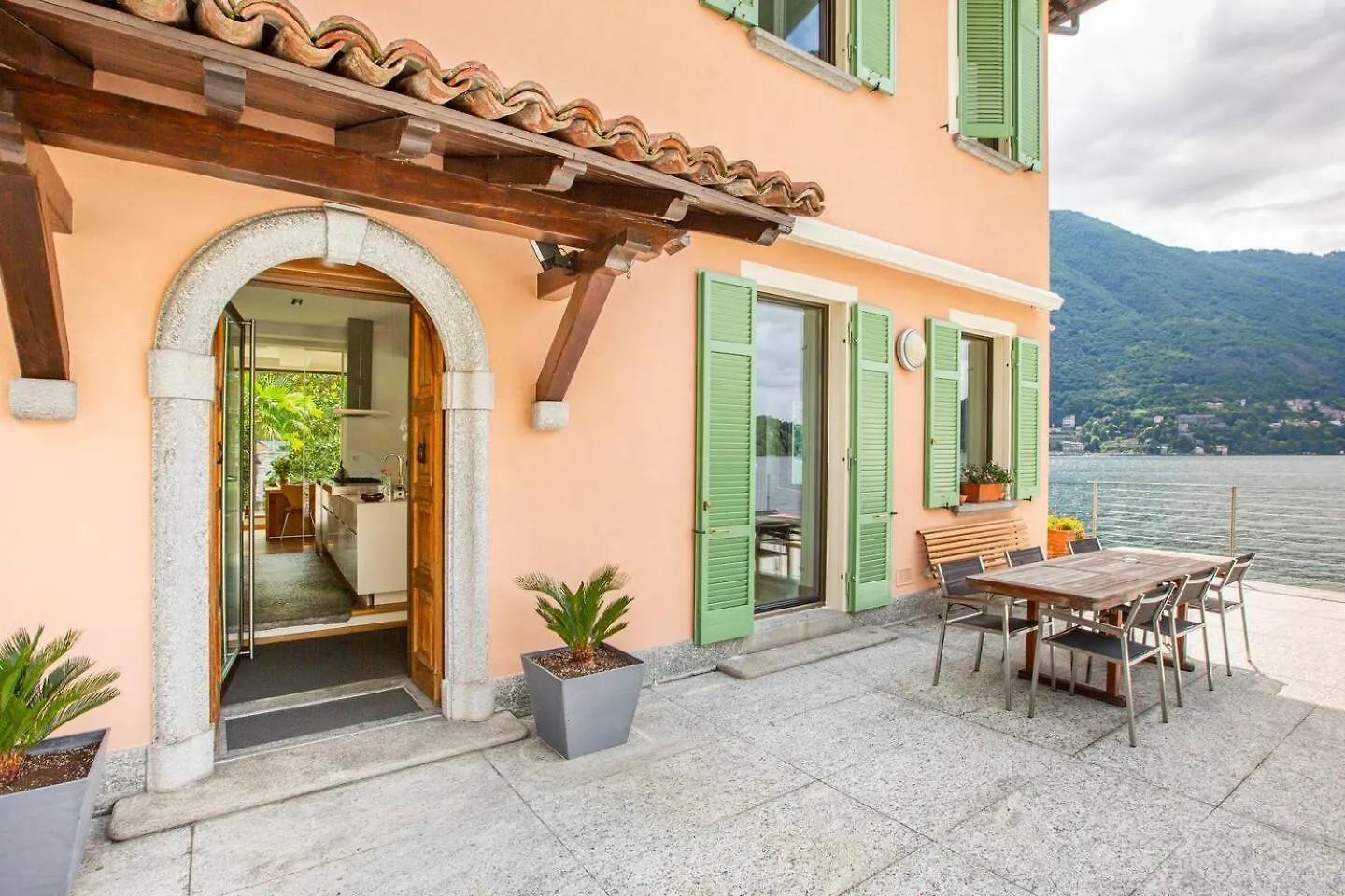 Villa Noseda モルトラージオ イタリア